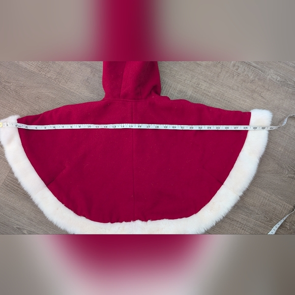 Savannah Red Kids 3T Floral Cape with Faux Fur Trim - Picture 4 of 6